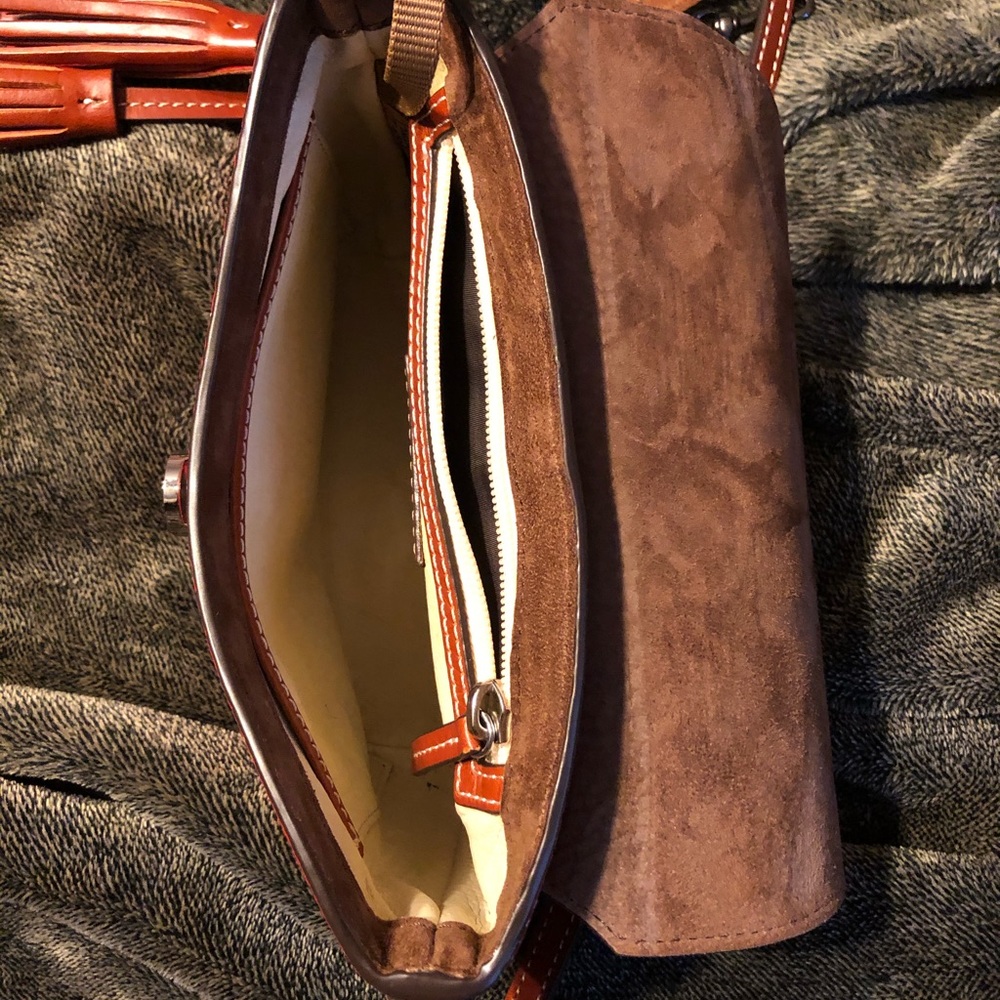Dooney & Bourke - Picture 3 of 6